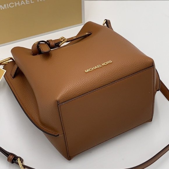 Michael Kors Handbags - Michael Kors Emilia Small Bucket Bag Messenger Leather Luggage